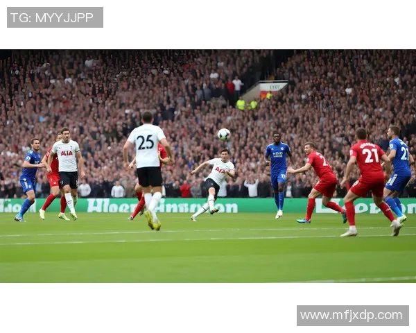 足球明星荷尔蒙爆棚视频揭秘他们场上场下的激情与魅力